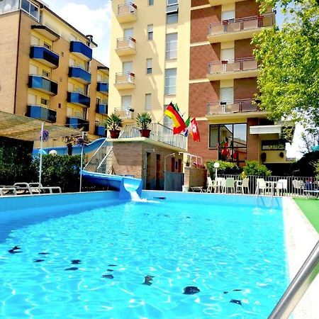 Club Hotel Residence Cesenatico Eksteriør bilde