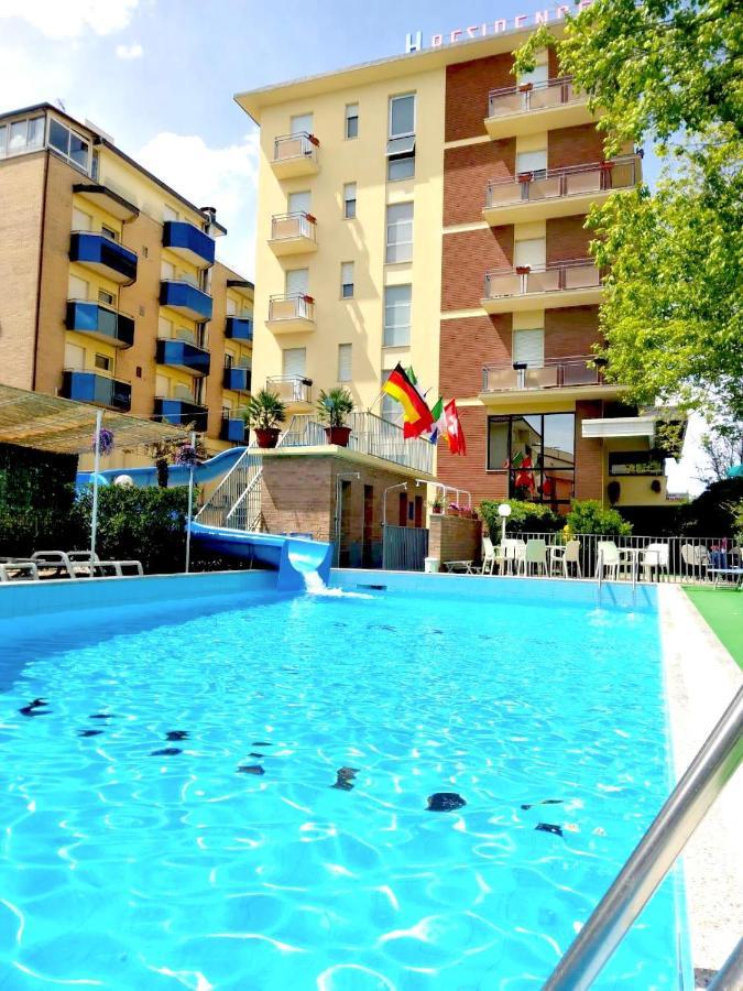Club Hotel Residence Cesenatico Eksteriør bilde
