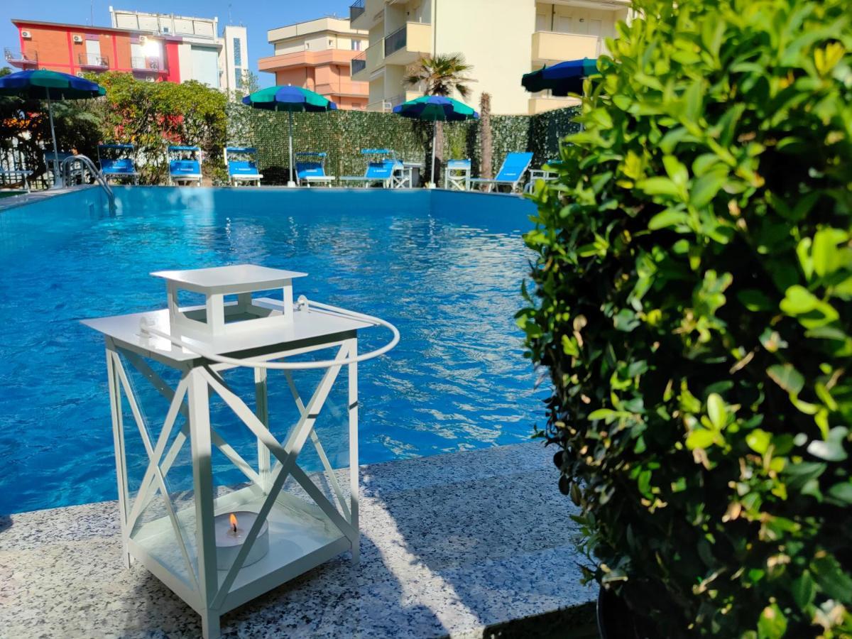 Club Hotel Residence Cesenatico Eksteriør bilde