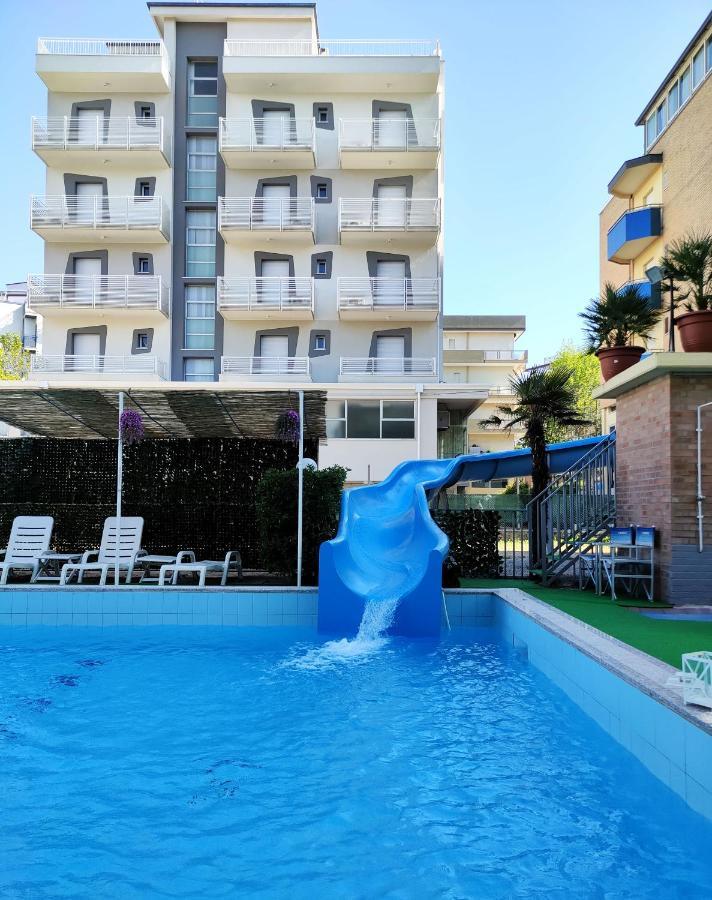 Club Hotel Residence Cesenatico Eksteriør bilde