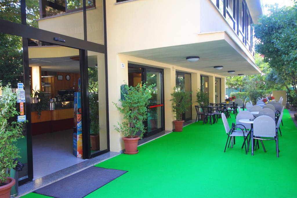 Club Hotel Residence Cesenatico Eksteriør bilde
