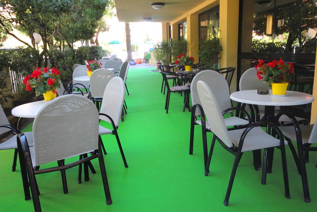 Club Hotel Residence Cesenatico Eksteriør bilde