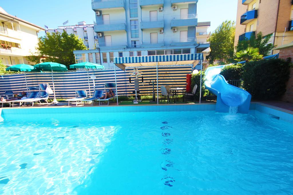 Club Hotel Residence Cesenatico Eksteriør bilde